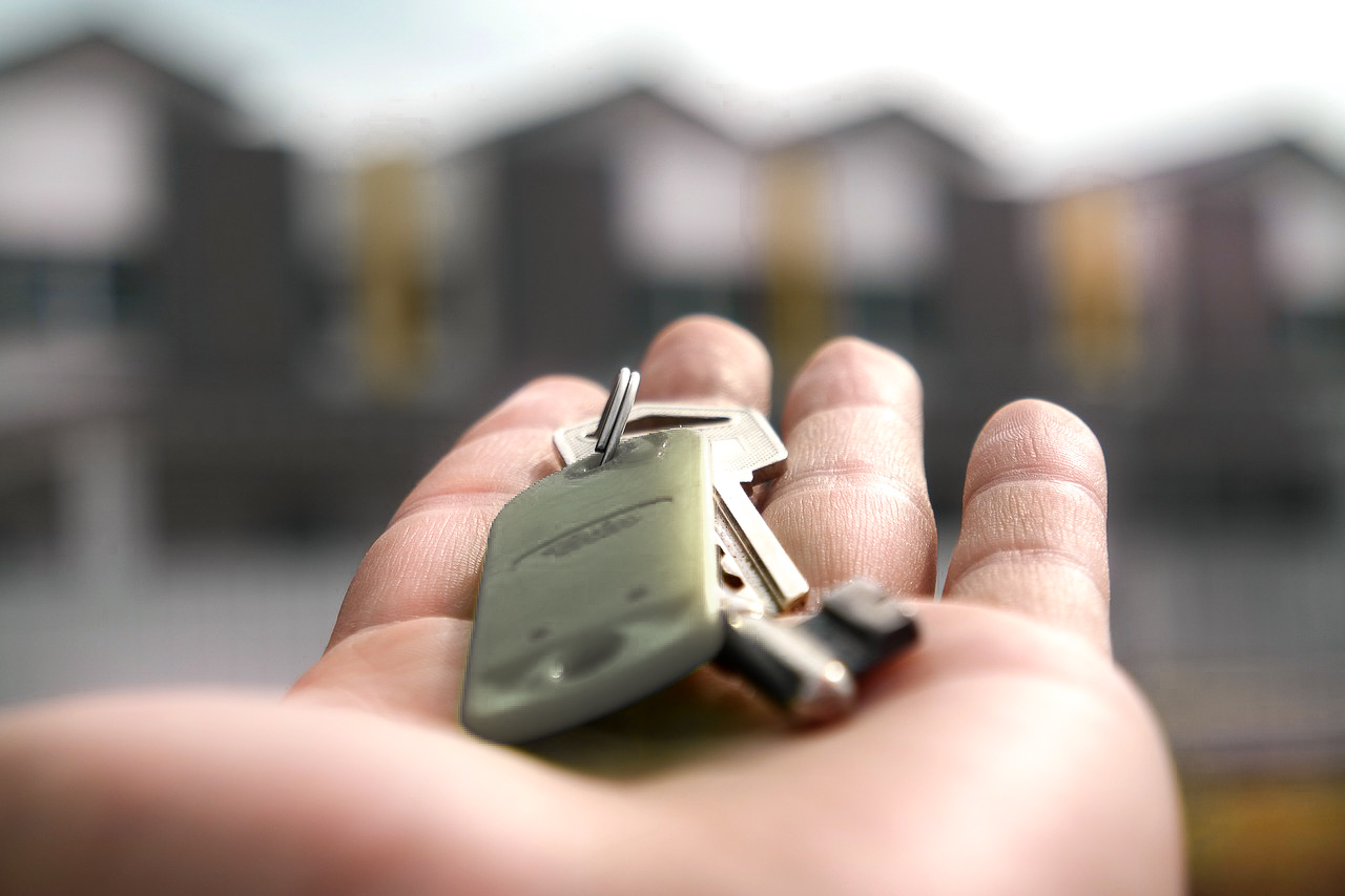 key-2323278_1280 Hausschlüsse oaf einer flachen hand